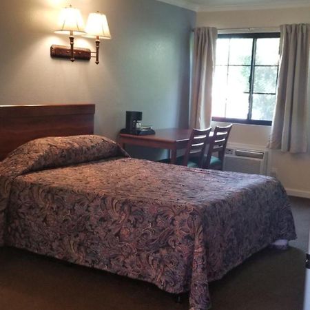 Sierra Crossing Motel Bloomington Dış mekan fotoğraf